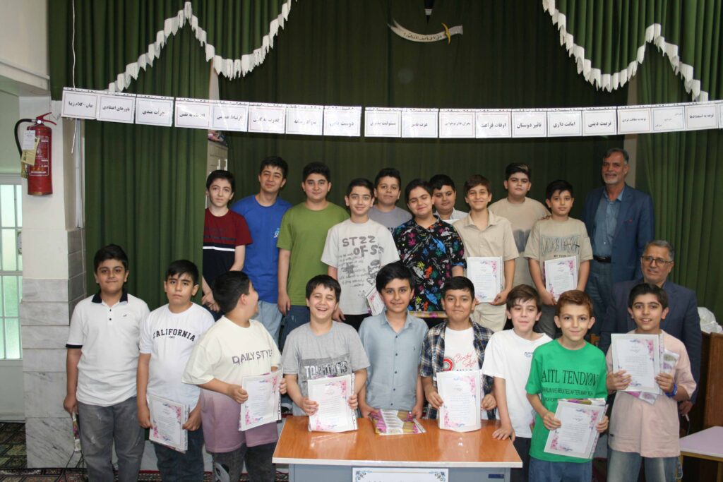 جشن-پایان-مدرسه-ابتدایی-قمدورهمی-ششم-مدرسه-ابتدایی-قم