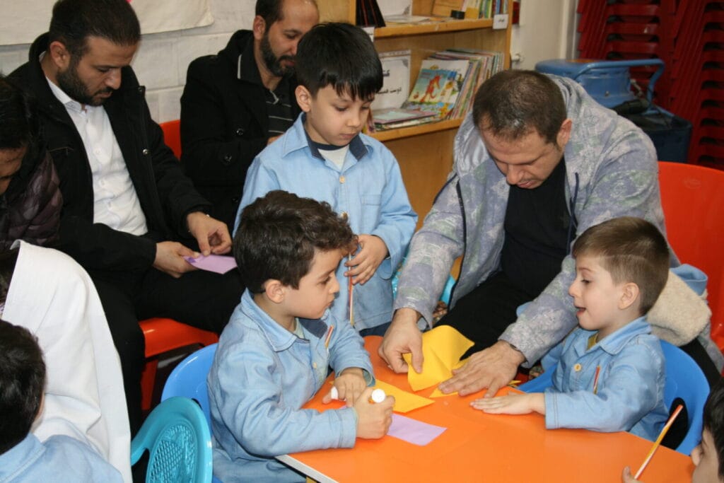 ساخت-کاردستی-پدران-و-کودکان-در-روز-پدر-پیش-دبستانی